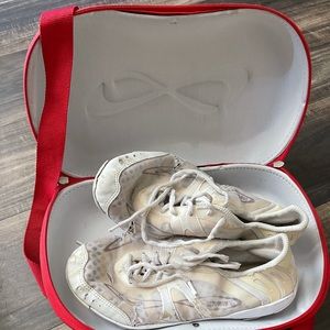 Nfinity vengeance cheer shoe women’s size 7